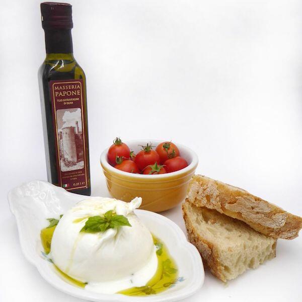 Bottiglia Olio Extravergine di oliva da 0,25 Litri 4 mozzarella con olio extravergine di oliva del gargano