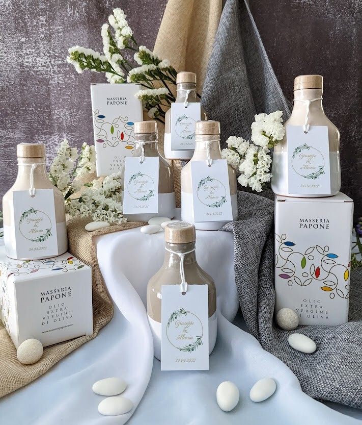 Orci in ceramica color tortora con olio evo – bomboniere gastronomiche Masseria Papone