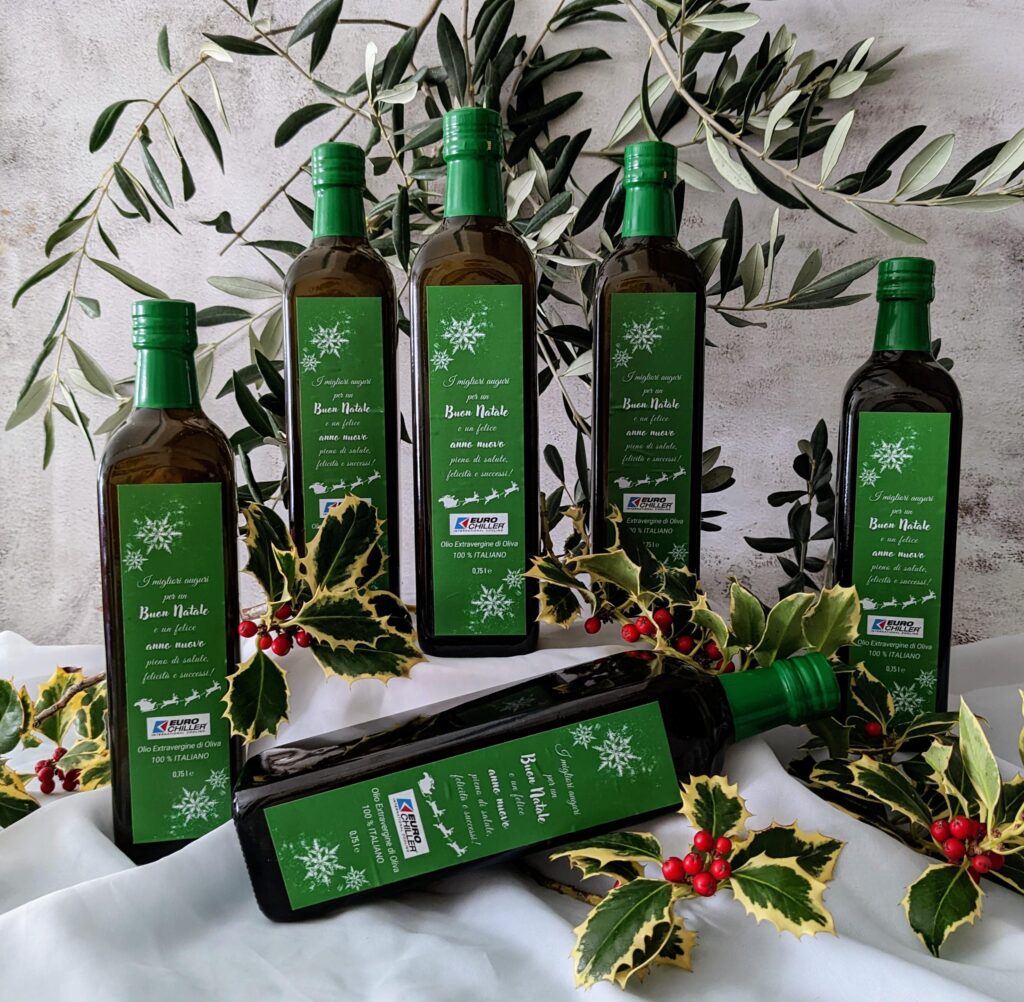 regalo natalizio per azienda, bottiglia olio con etichetta personalizzata